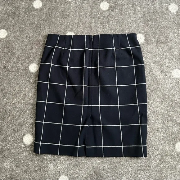 Ann Taylor Geometric print Pencil skirt 👗👗 - Picture 3 of 3